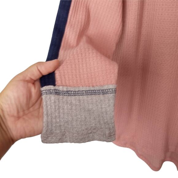 COCO & MAIN‎ Womens Sz M Pink Blue Gray Waffle Knit Pullover Top Long Sleeve - Picture 4 of 7